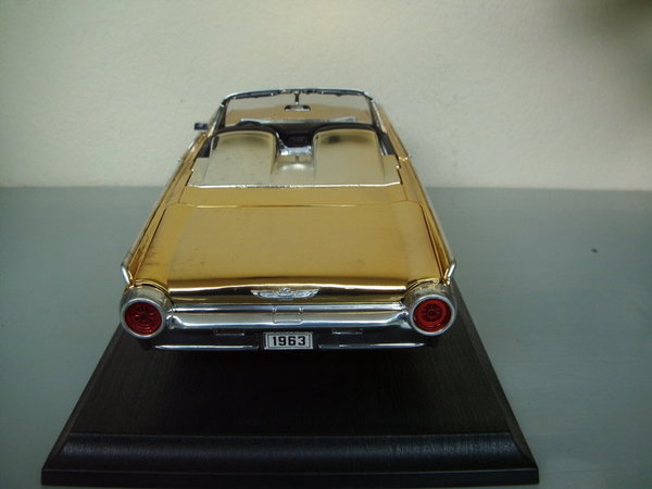 Anson Golden Series: Ford Thunderbird 1:18